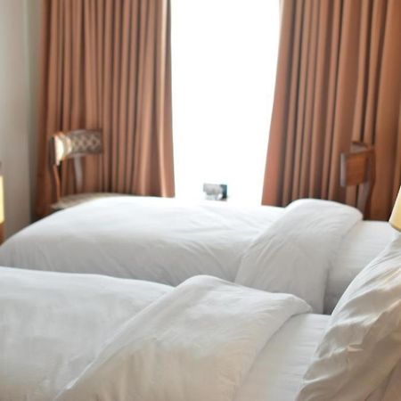 Esquire Hotels & Apartments Rawalpindi Esterno foto