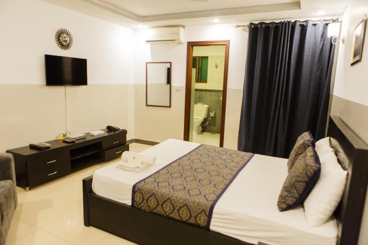 Esquire Hotels & Apartments Rawalpindi Esterno foto