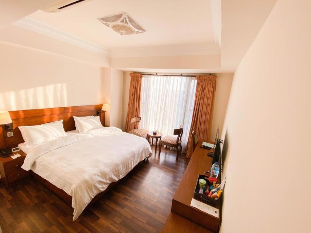 Esquire Hotels & Apartments Rawalpindi Esterno foto
