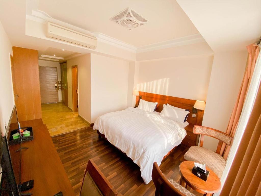 Esquire Hotels & Apartments Rawalpindi Esterno foto