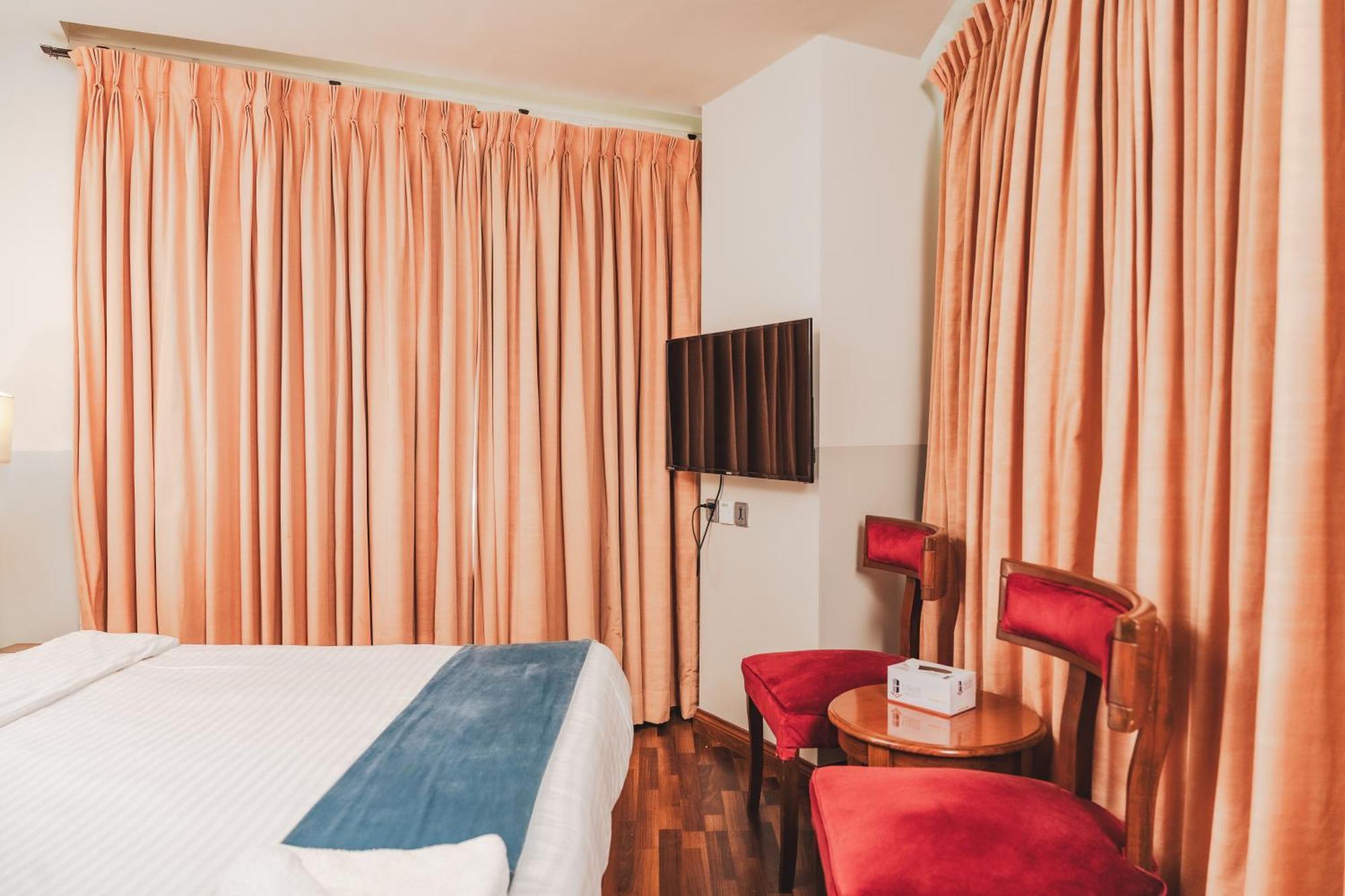 Esquire Hotels & Apartments Rawalpindi Esterno foto