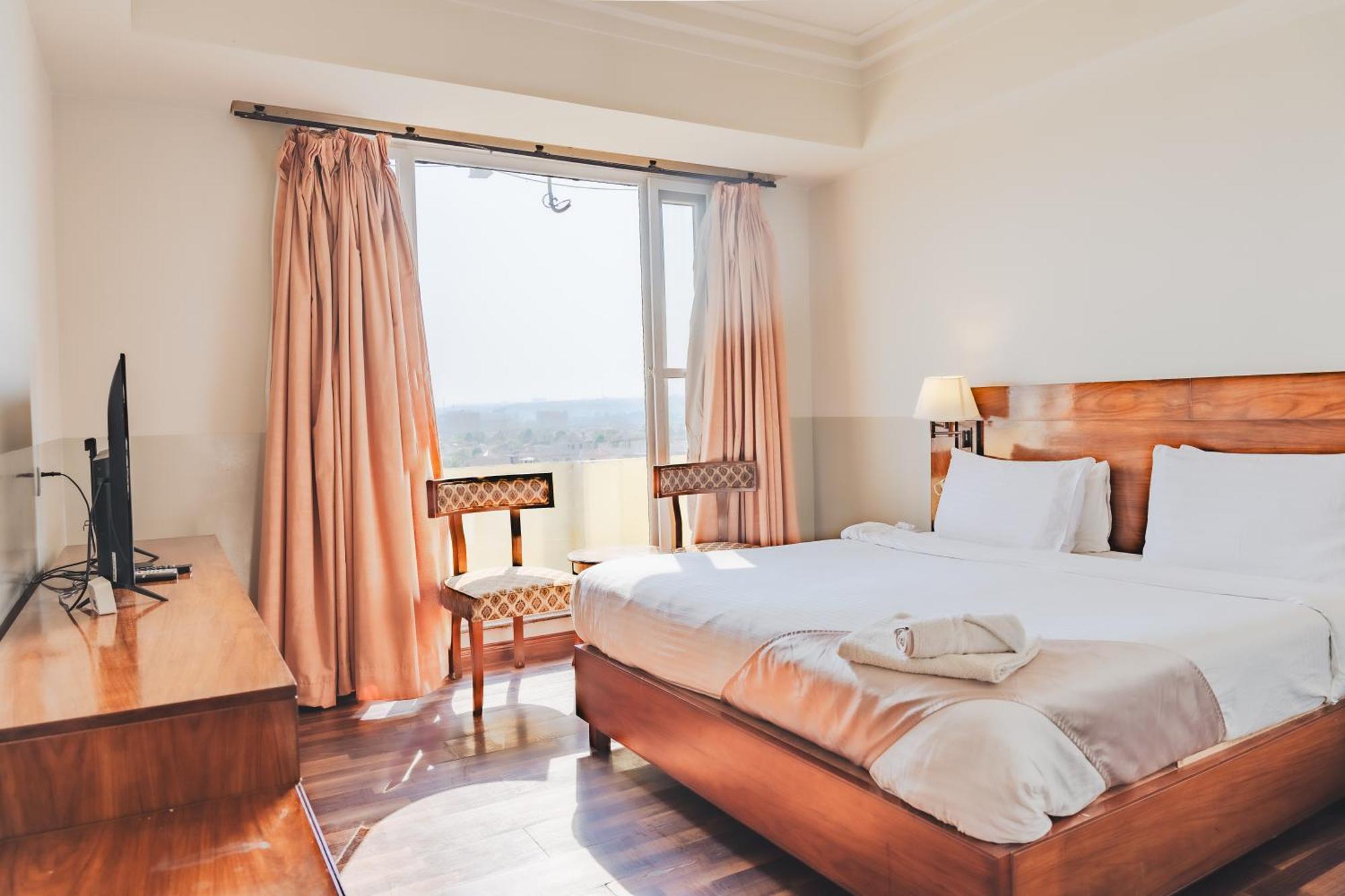 Esquire Hotels & Apartments Rawalpindi Esterno foto