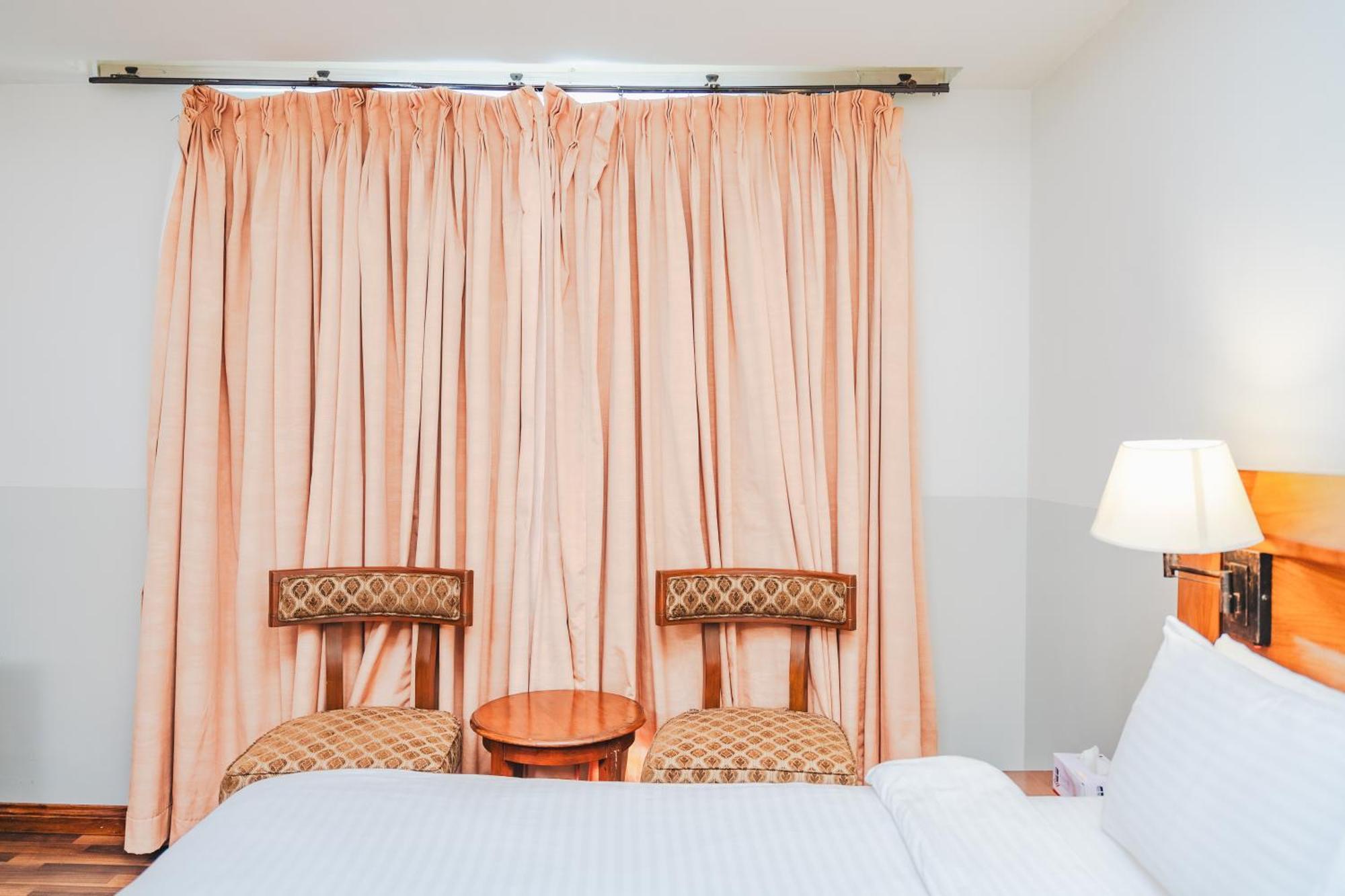 Esquire Hotels & Apartments Rawalpindi Esterno foto