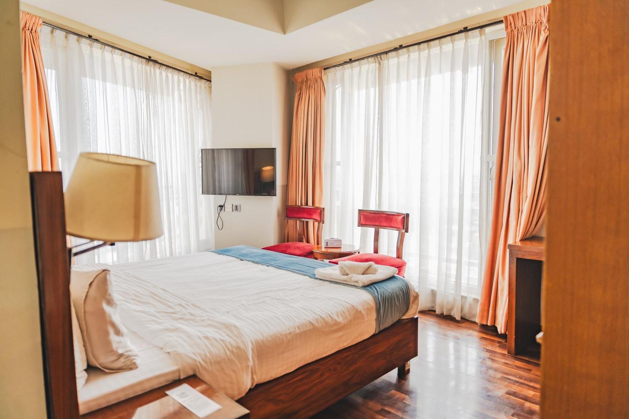 Esquire Hotels & Apartments Rawalpindi Esterno foto