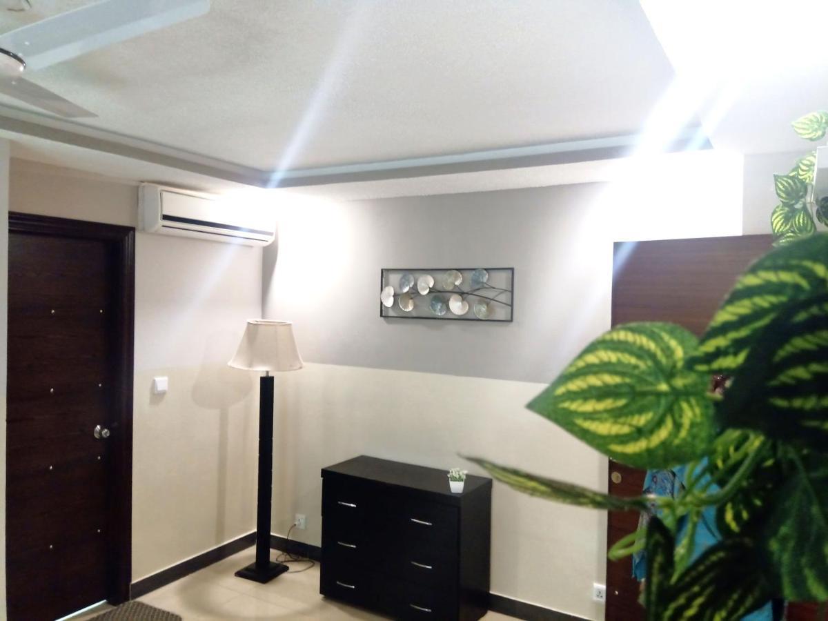 Esquire Hotels & Apartments Rawalpindi Esterno foto